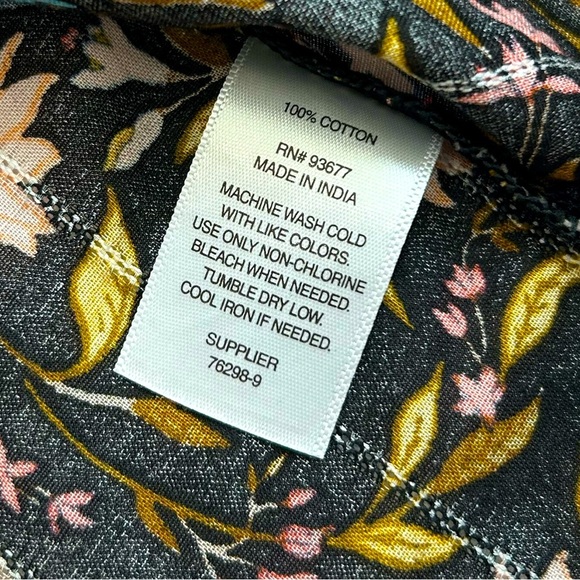 Ana Floral Off-Shoulder Top - Picture 7 of 8